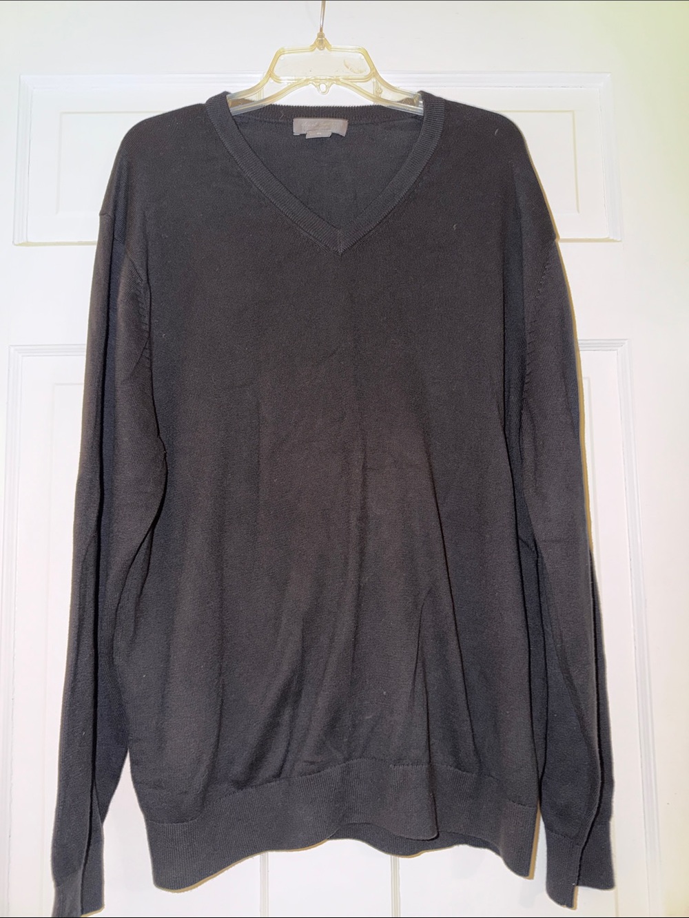 Daniel Cremieux Men's V-Neck Sweater in Black